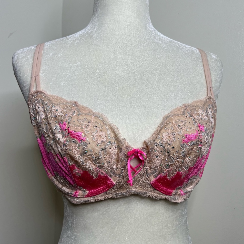 Victoria’s Secret Very Sexy Unlined Demi Bra Size 36D Beige Pink Lace Rhinestone